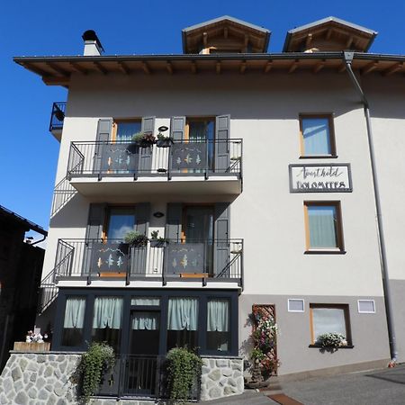 Aparthotel Dolomites Living&Relax Commezzadura Eksteriør billede