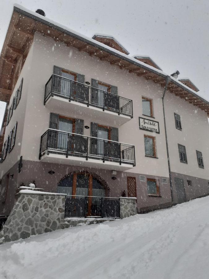 Aparthotel Dolomites Living&Relax Commezzadura Eksteriør billede