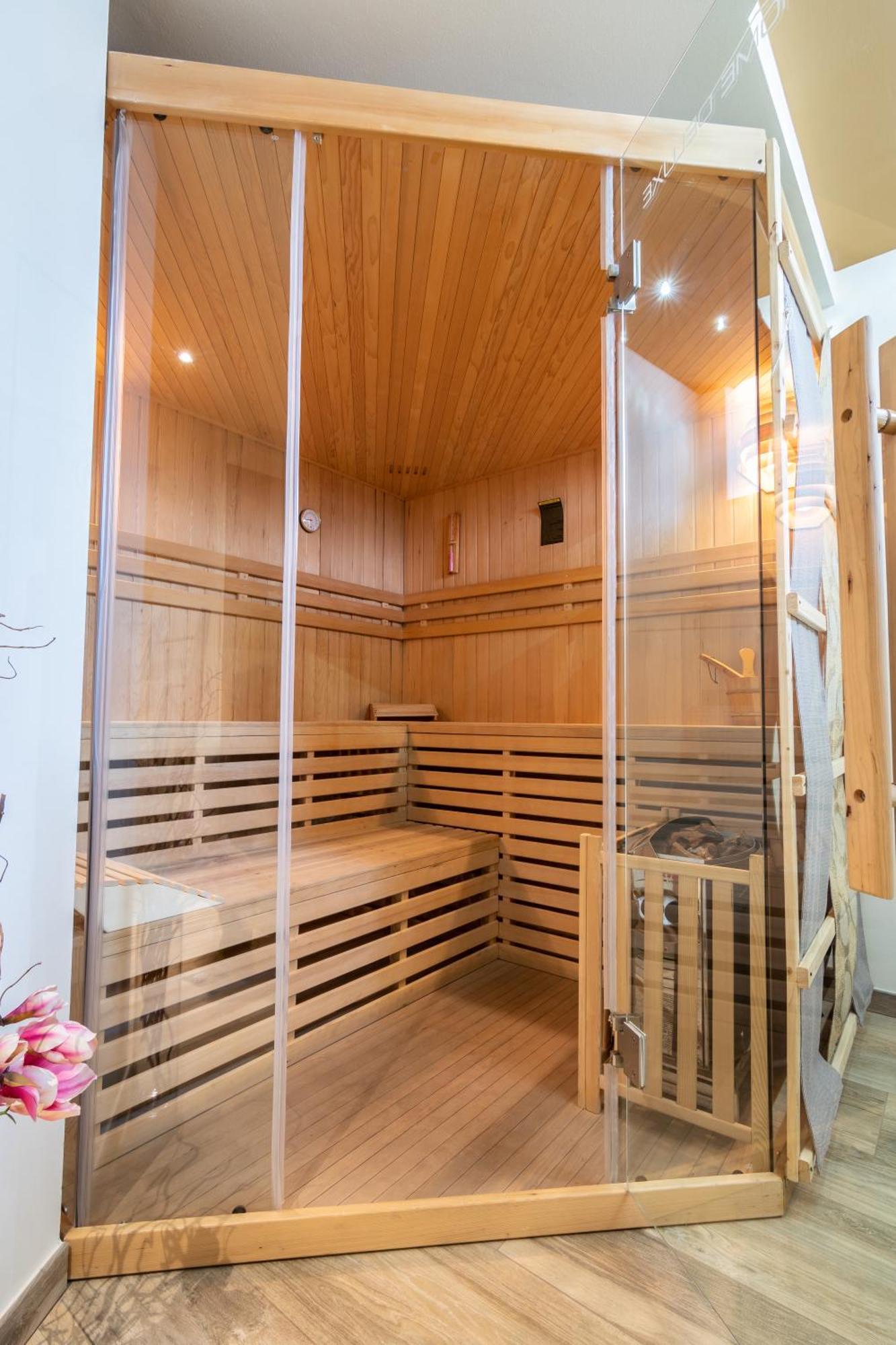 Aparthotel Dolomites Living&Relax Commezzadura Eksteriør billede