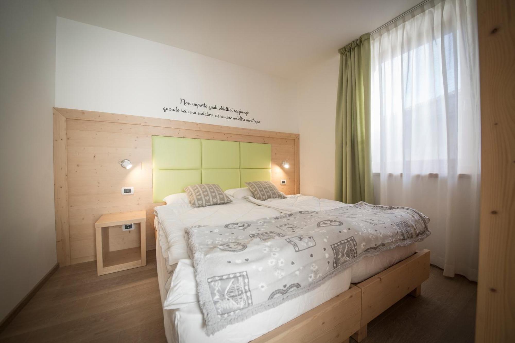 Aparthotel Dolomites Living&Relax Commezzadura Værelse billede