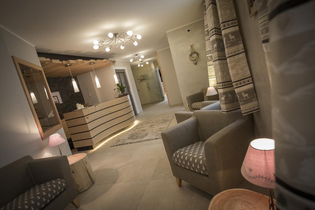Aparthotel Dolomites Living&Relax Commezzadura Eksteriør billede