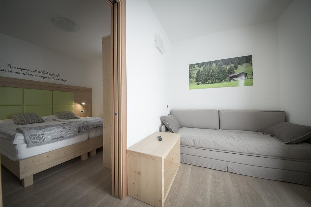 Aparthotel Dolomites Living&Relax Commezzadura Værelse billede