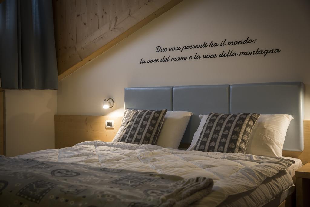 Aparthotel Dolomites Living&Relax Commezzadura Eksteriør billede