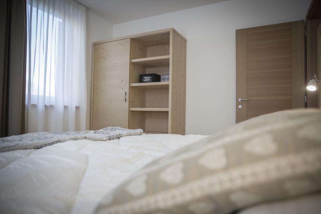 Aparthotel Dolomites Living&Relax Commezzadura Eksteriør billede