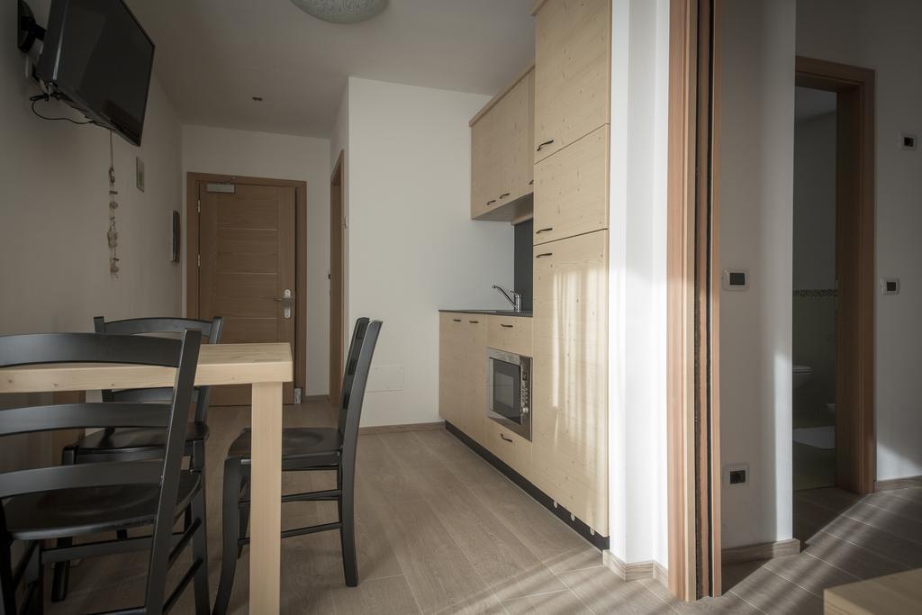 Aparthotel Dolomites Living&Relax Commezzadura Eksteriør billede