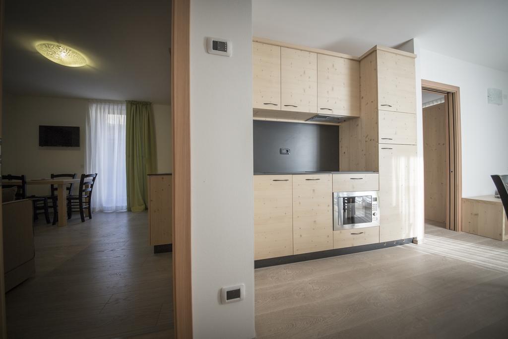 Aparthotel Dolomites Living&Relax Commezzadura Eksteriør billede