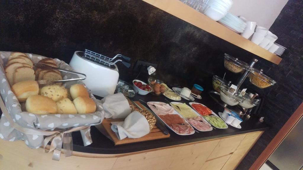 Aparthotel Dolomites Living&Relax Commezzadura Eksteriør billede