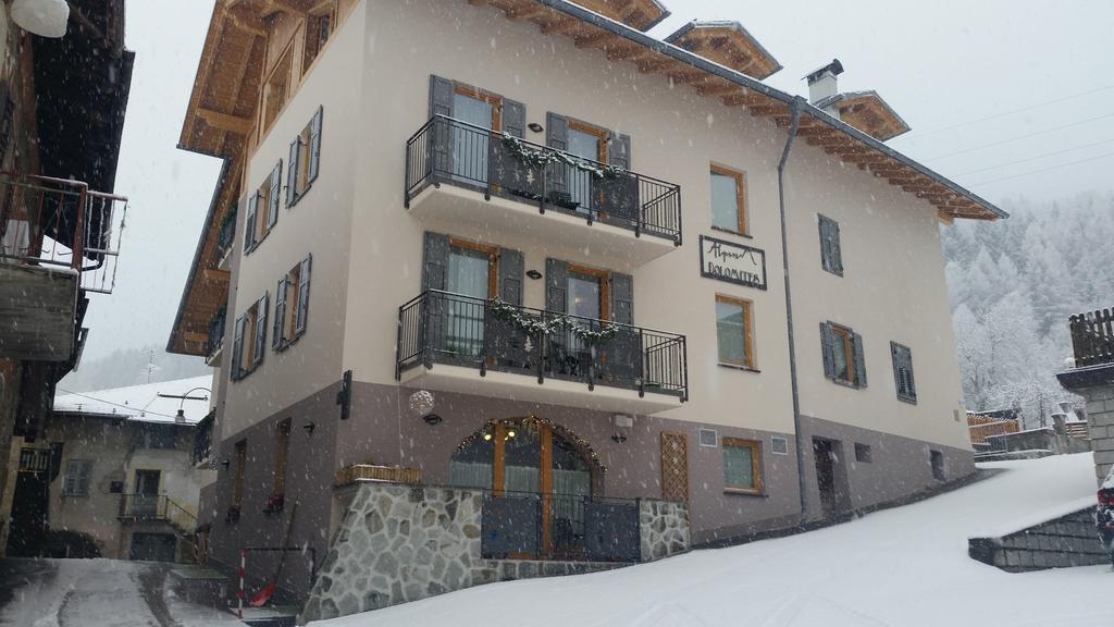 Aparthotel Dolomites Living&Relax Commezzadura Eksteriør billede