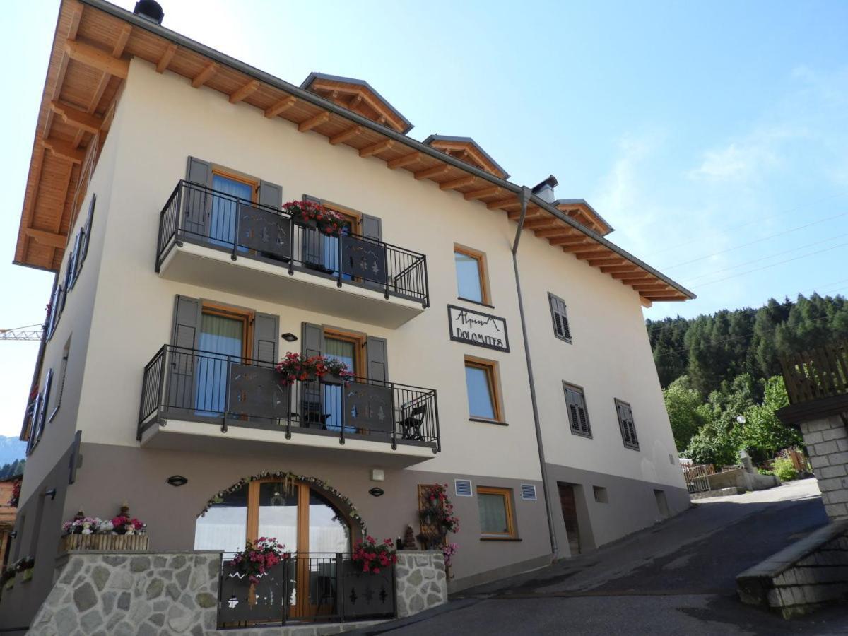 Aparthotel Dolomites Living&Relax Commezzadura Eksteriør billede