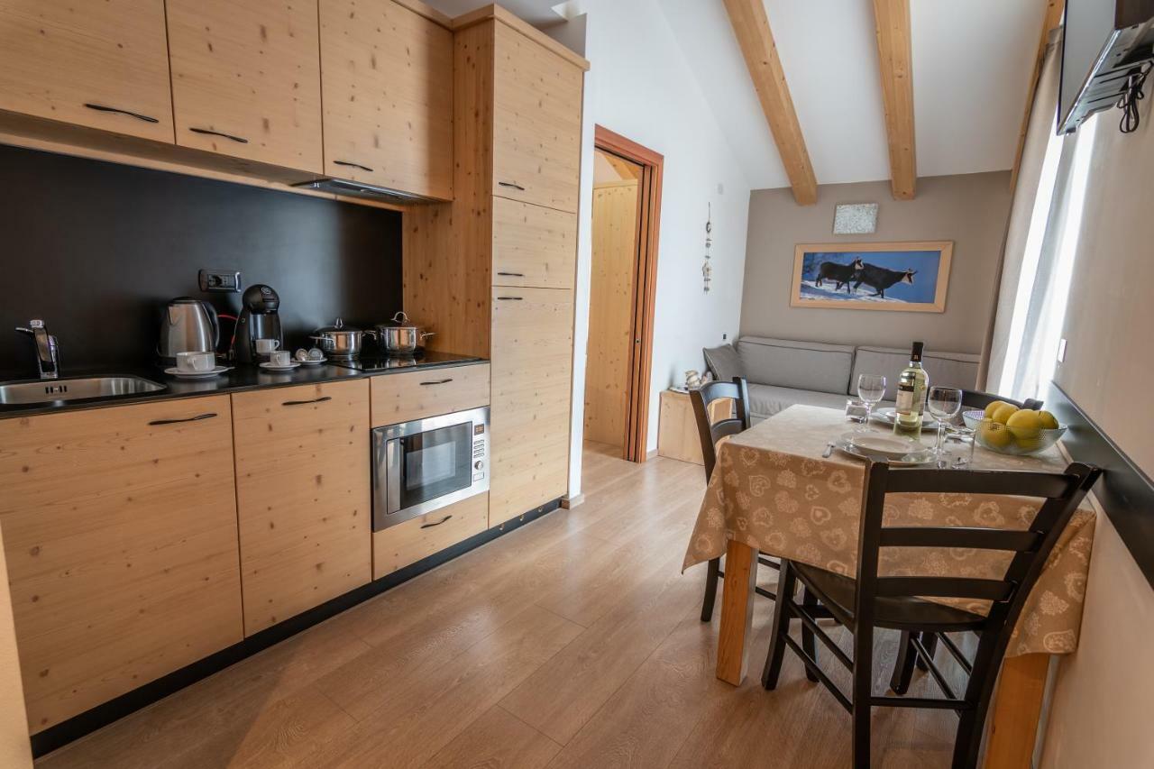 Aparthotel Dolomites Living&Relax Commezzadura Eksteriør billede
